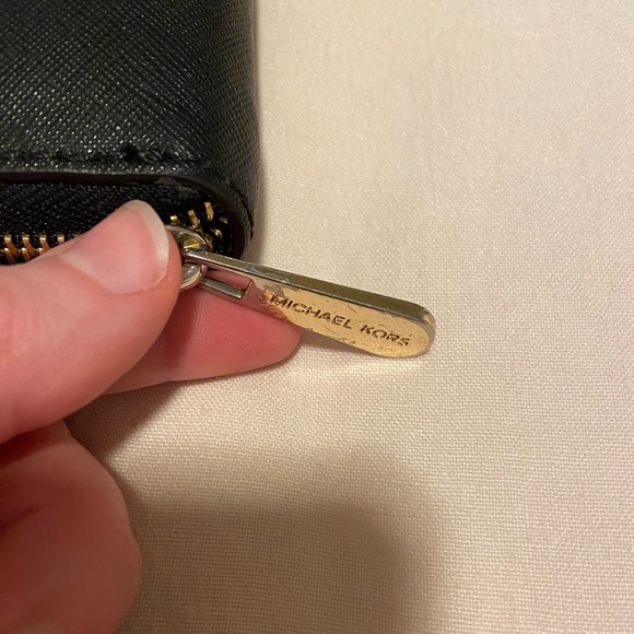 Black Michael Kors Wallet - Picture 2 of 6